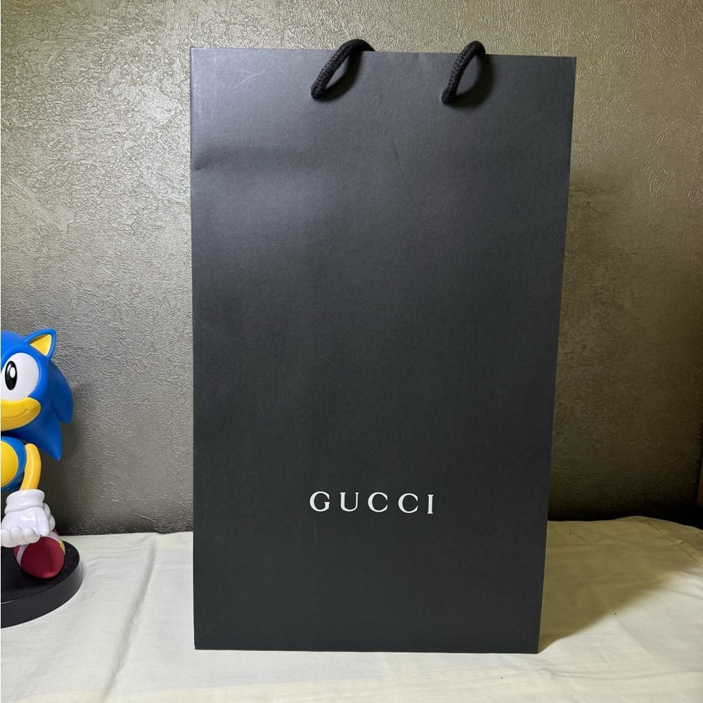 Gucci shopping bag